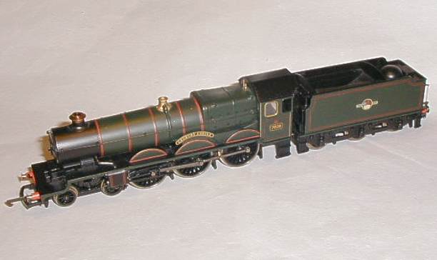 Hornby R1048 Cadbury Castle 7028 in BR green