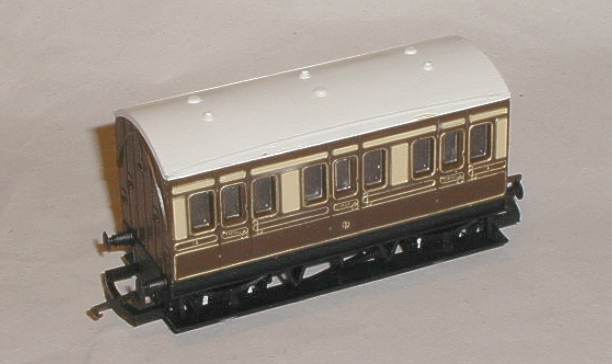 Hornby R213 4 Wheel Passenger Coach GWR